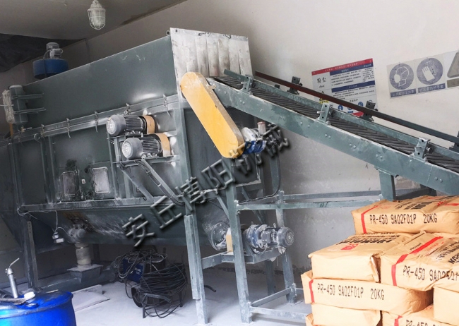 自動破包機