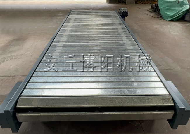 山東鏈板式輸送機(jī)現(xiàn)場(chǎng)   粉料鏈板輸送機(jī)廠家