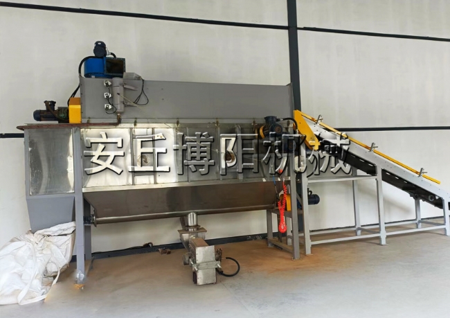粉料自動拆包機現(xiàn)場   山東自動破包機客戶案例